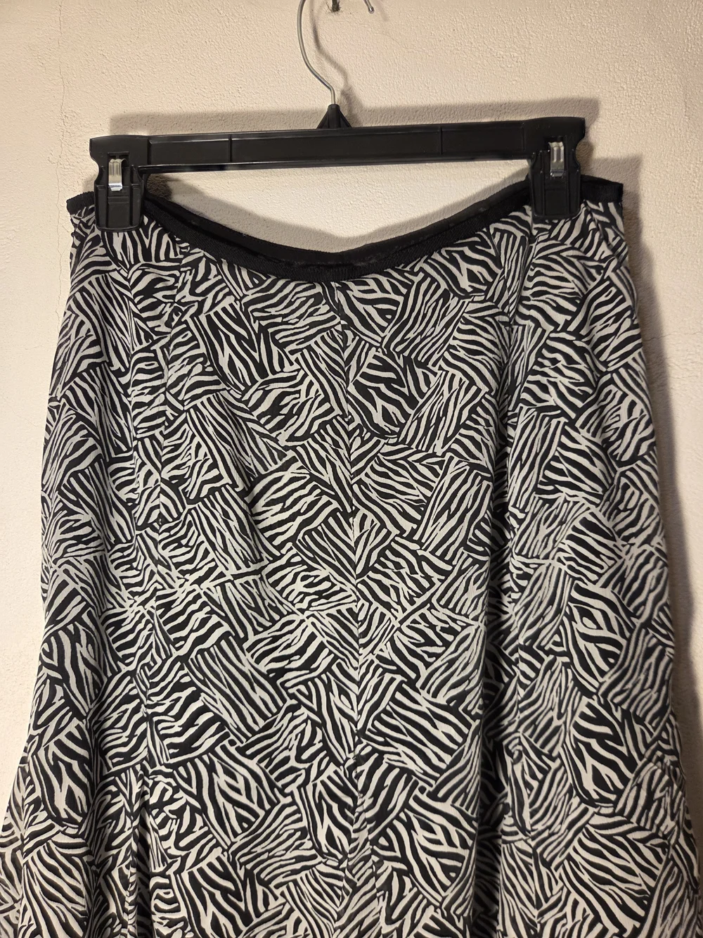 Dana Buchman Women's Size 4 Black White Zebra Print Flare A-Line Skirt